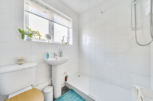 Shower room- click for photo gallery
